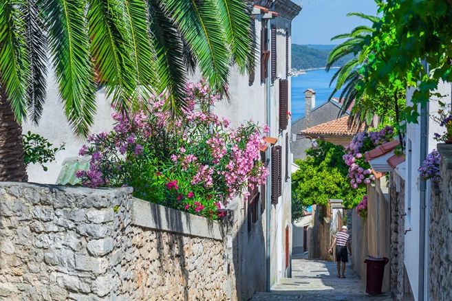 Mali Losinj steep streets