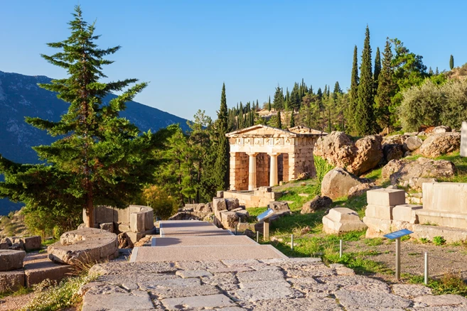 Delphi scenic route among the ancient ruins