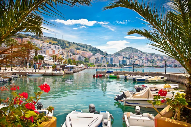 Ciudad de Sarande en Albania