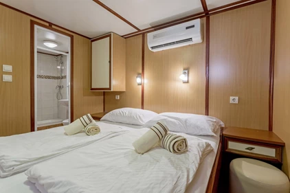 Amore double cabin