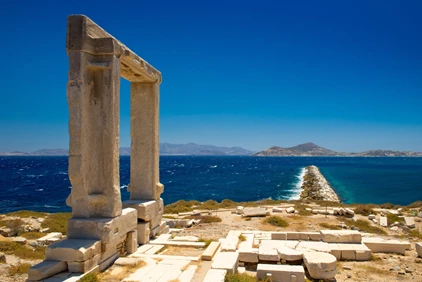 Entrada al tempo de Apolón en la isla de Naxos